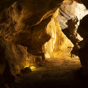 10.PREHISTOMUSEUM_grotte_couloir.jpg